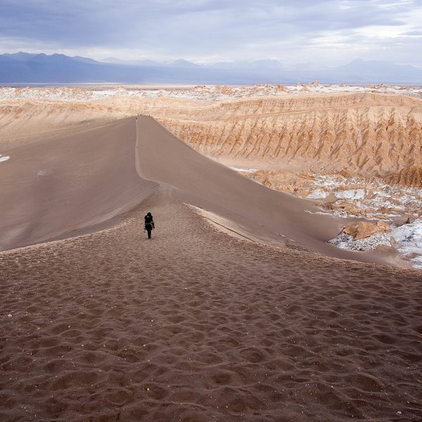Valle_della_Luna_(Valley_of_the_Moon)_Chile_Luca_Galuzzi_2006